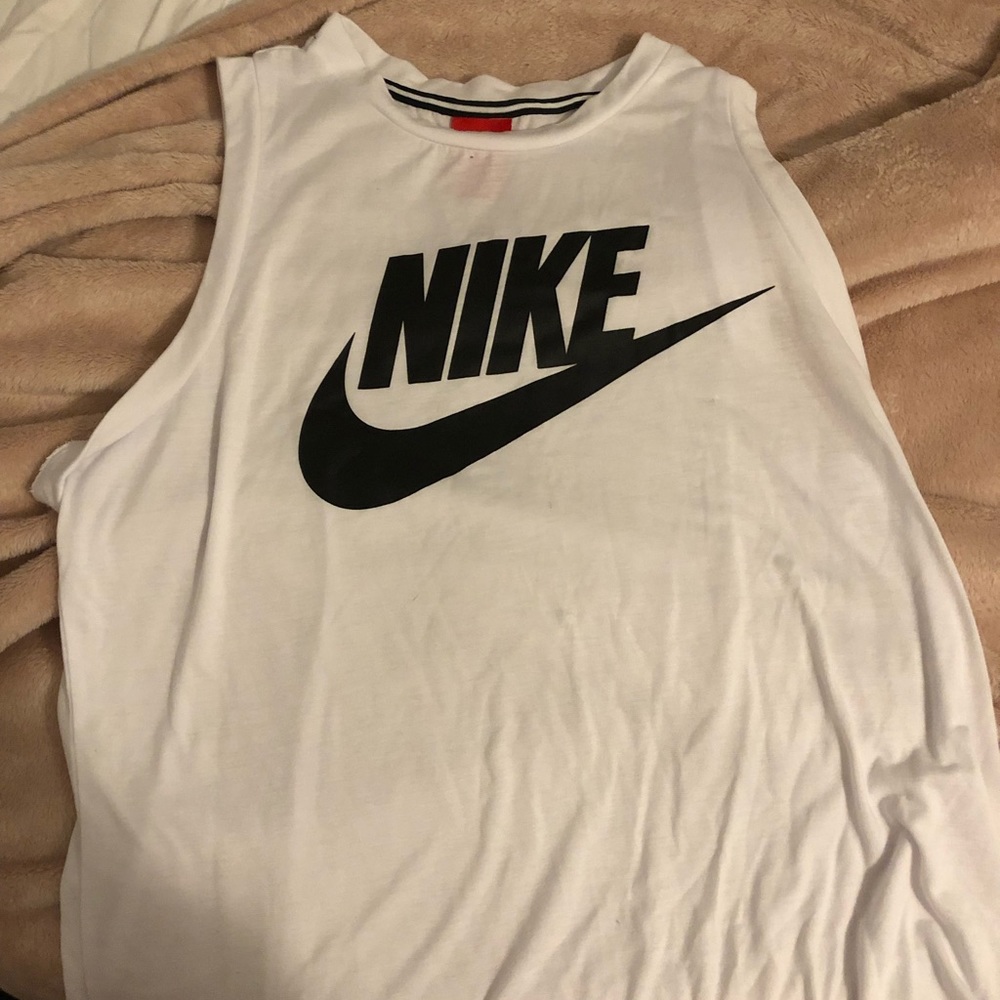 White Nike workout tank! Never worn! Size large!